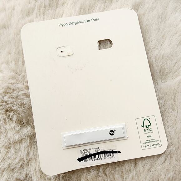 NEW J. Crew Gold Heart Hoop Chunky Lightweight Earrings - Picture 4 of 8